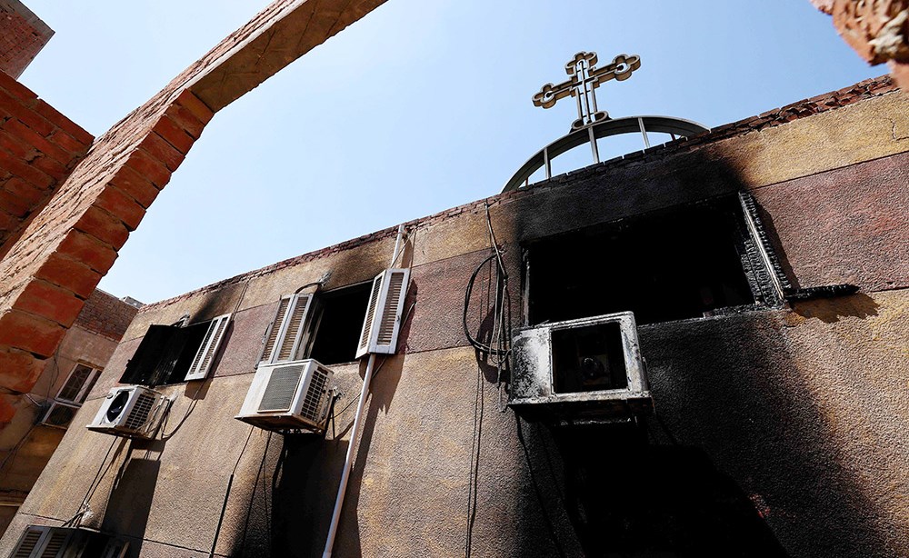 عشرات الضحايا بكارثة حريق كنيسة أبوسيفين والرئيس السيسي يوجه بتقديم الدعم لذويهم