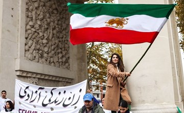 المحتجون الإيرانيون يدعون لإضراب اقتصادي وتشكيك بحلّ «شرطة الأخلاق»